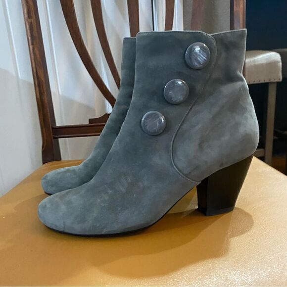 Vaneli Gray Suede Button Booties Round Toe - Picture 3 of 12